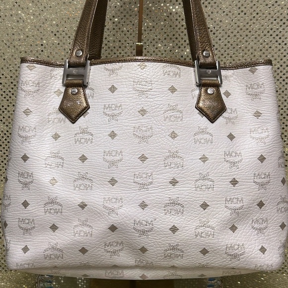 MCM Visetos Princess Lion Tote Bag w/COA Approx. 14 x 11 x 5.5 - Picture 4 of 17